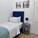 Guest house Grange House Budget *
