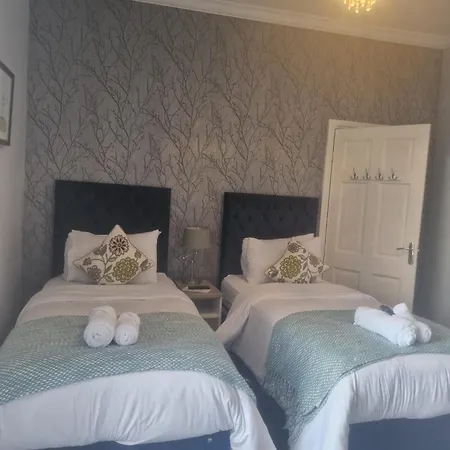 Guest house Budget - 9 East Grange Drive Leeds (West Yorkshire)