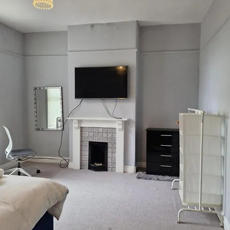 Grange House Budget Leeds (West Yorkshire)
