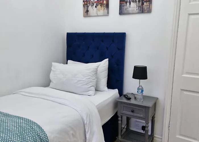 Guest house Grange House Budget *