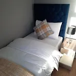 בית הארחה Grange House Budget