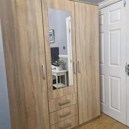 בית הארחה Budget - 9 East Grange Drive